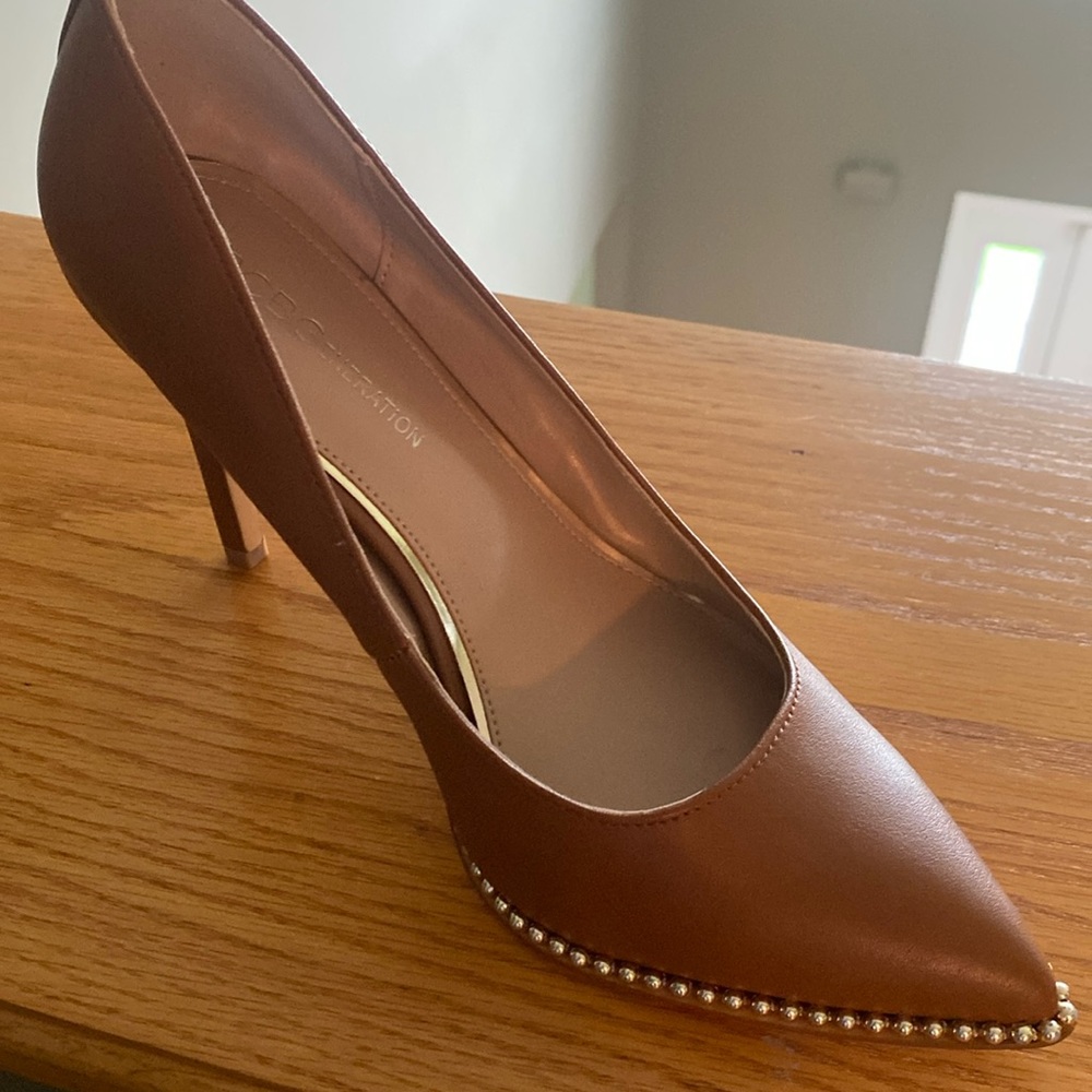 BCBG Brown and gold heels